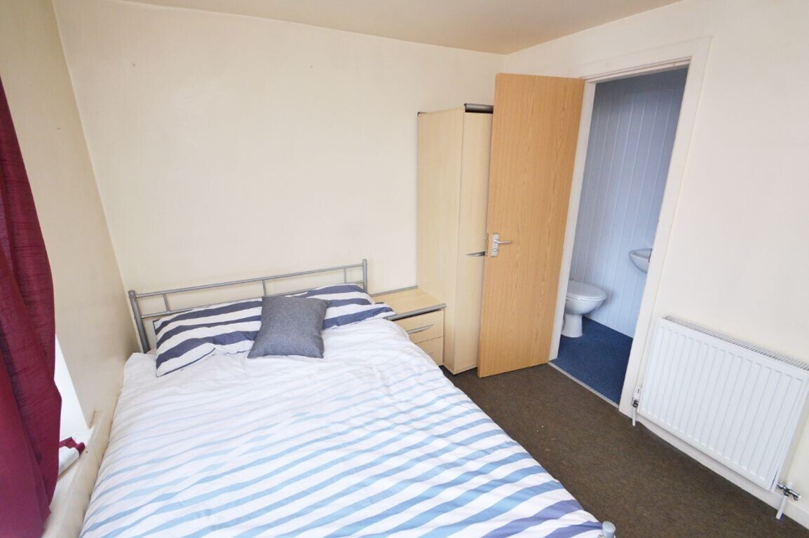 7 bedroom house for rent Longford Place, Manchester, M14 5QQ UniHomes