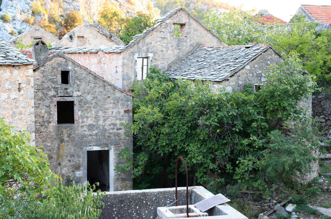Malo Grablje Village