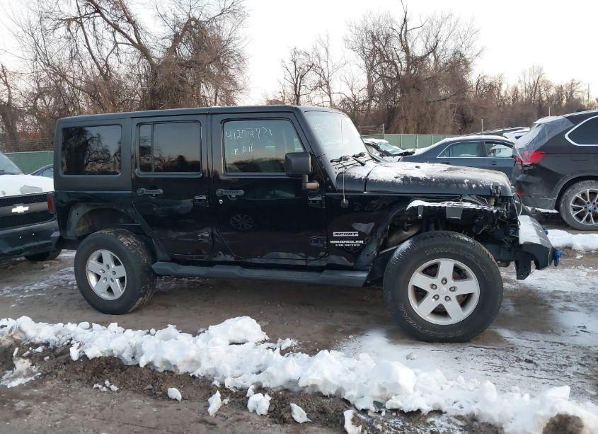Thumbnail 6 of 2017 JEEP WRANGLER UNLIMITED SPORT 4X4