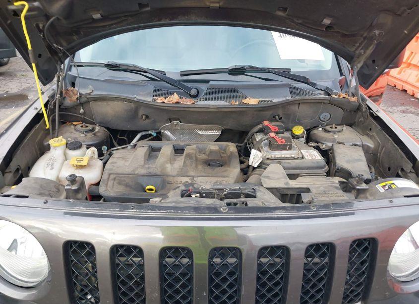 Thumbnail 2 of 2016 JEEP PATRIOT HIGH ALTITUDE EDITION