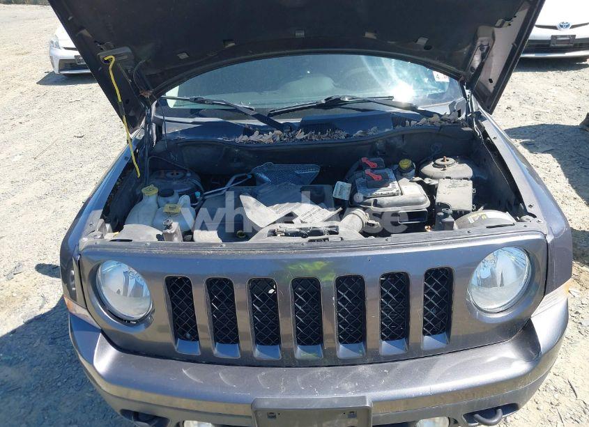 Thumbnail 2 of 2017 JEEP PATRIOT LATITUDE 4X4