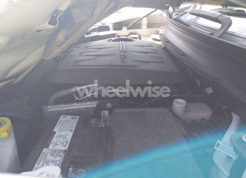 Thumbnail 2 of 2015 JEEP CHEROKEE LATITUDE