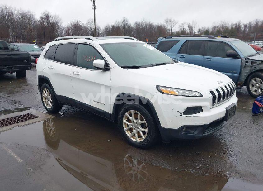 Thumbnail 4 of 2016 JEEP CHEROKEE LATITUDE