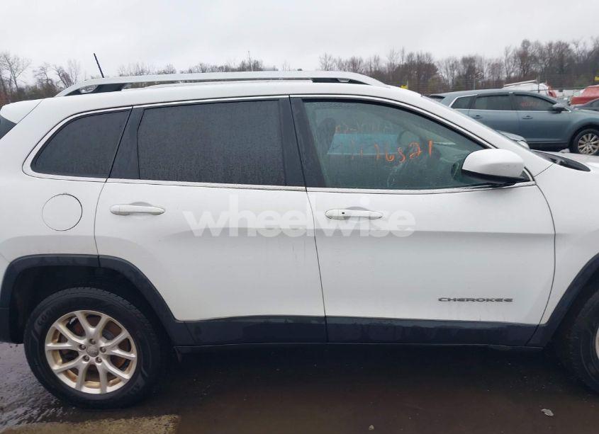 Thumbnail 5 of 2016 JEEP CHEROKEE LATITUDE
