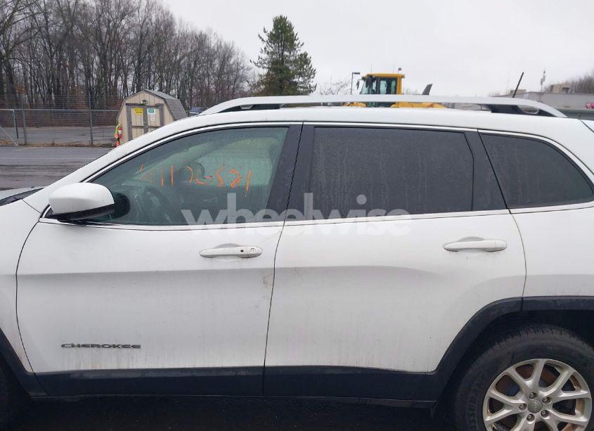 Thumbnail 6 of 2016 JEEP CHEROKEE LATITUDE