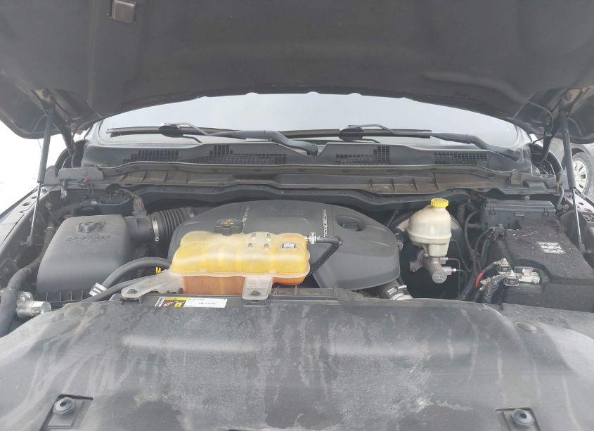Thumbnail 2 of 2016 RAM 1500 LARAMIE