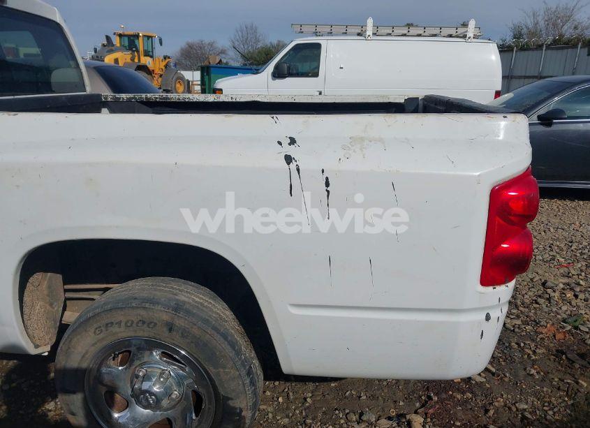 Thumbnail 4 of 2005 DODGE DAKOTA ST