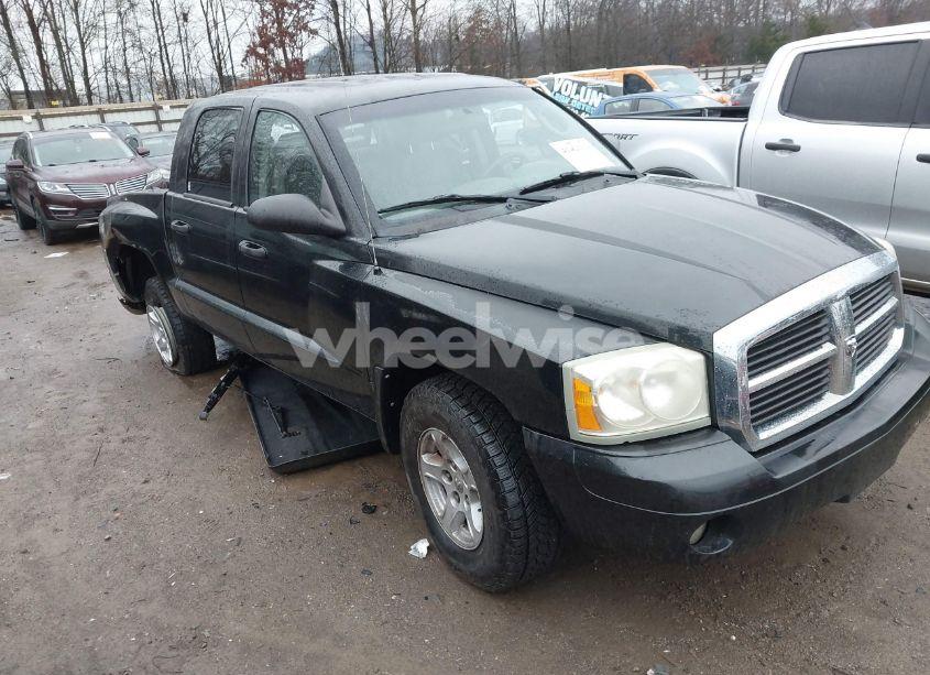 Photo of DODGE DAKOTA SLT