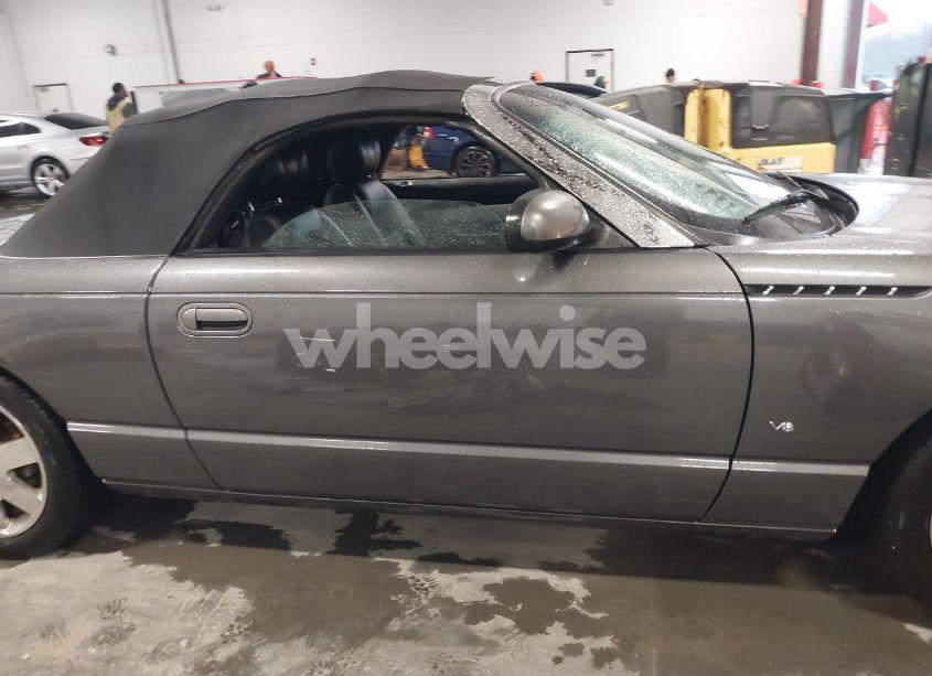 2003 Ford Thunderbird