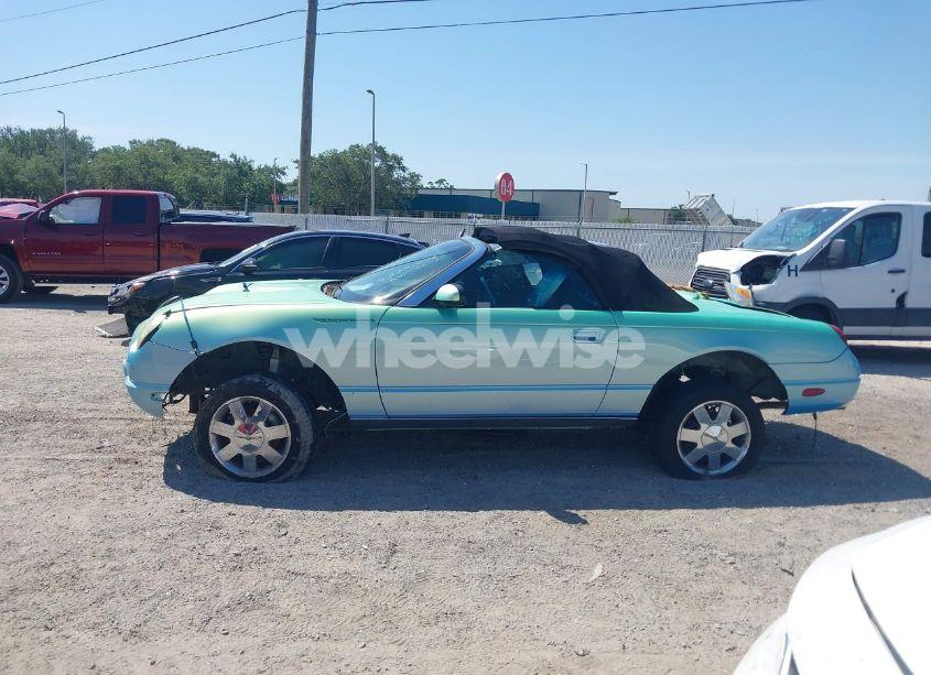 2002 Ford Thunderbird