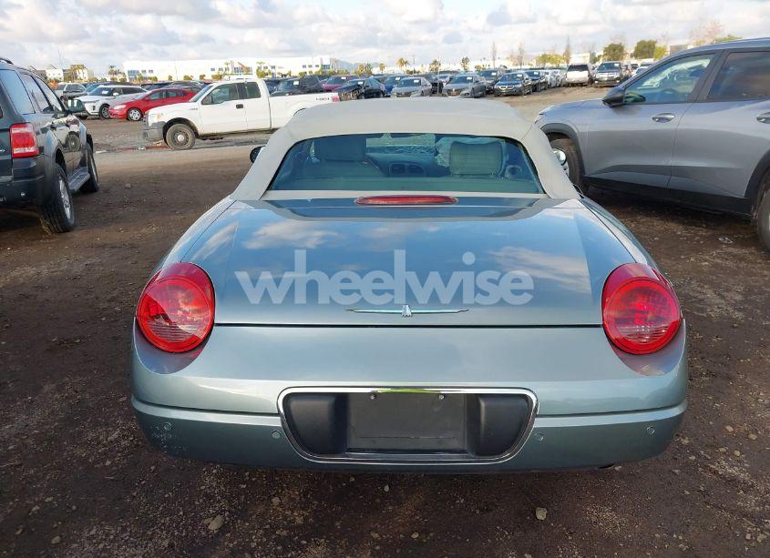 2004 Ford Thunderbird