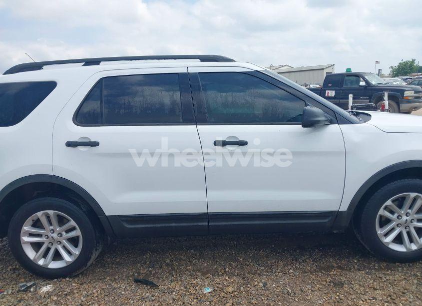 2015 Ford Explorer