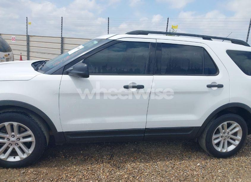 2015 Ford Explorer