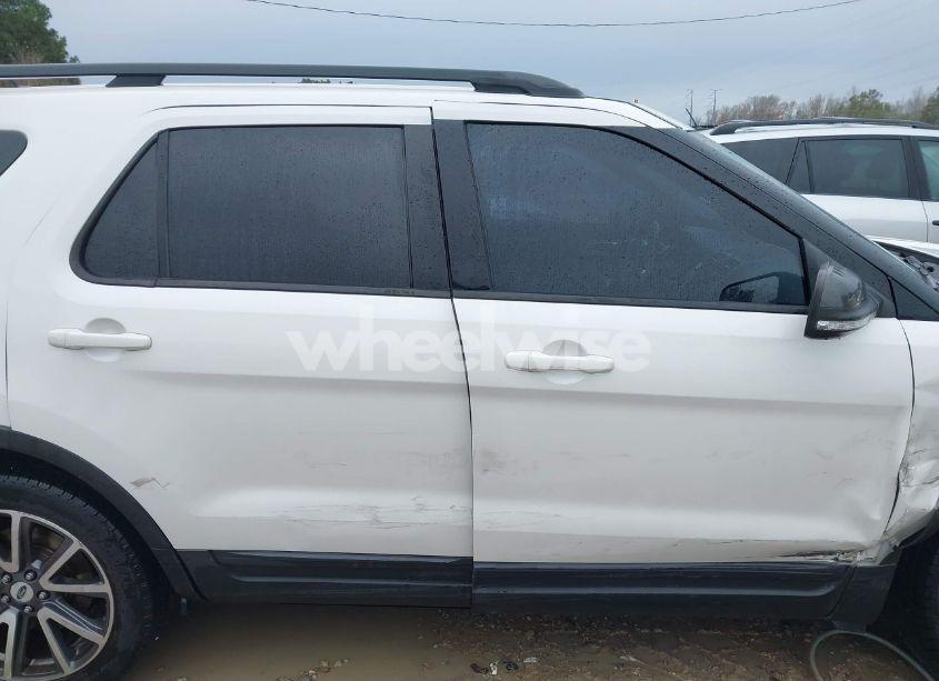 Thumbnail 5 of 2015 FORD EXPLORER XLT