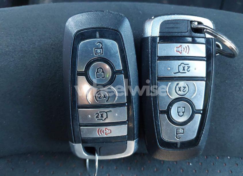 Thumbnail 3 of 2019 FORD EXPLORER XLT