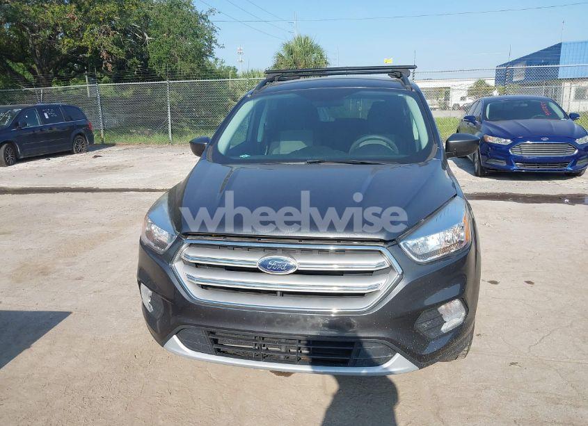 Thumbnail 4 of 2018 FORD ESCAPE SE