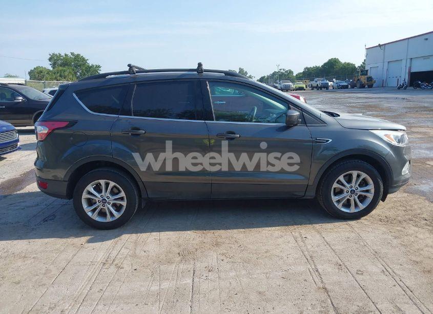 Thumbnail 5 of 2018 FORD ESCAPE SE