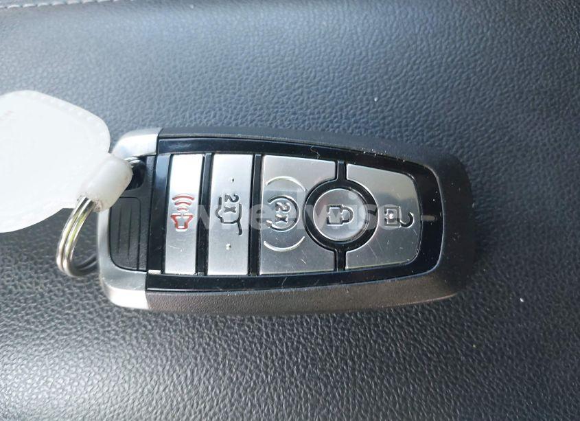 Thumbnail 3 of 2022 FORD ESCAPE SE