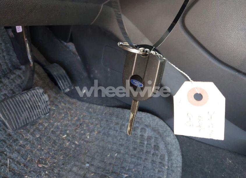Thumbnail 3 of 2014 FORD ESCAPE SE