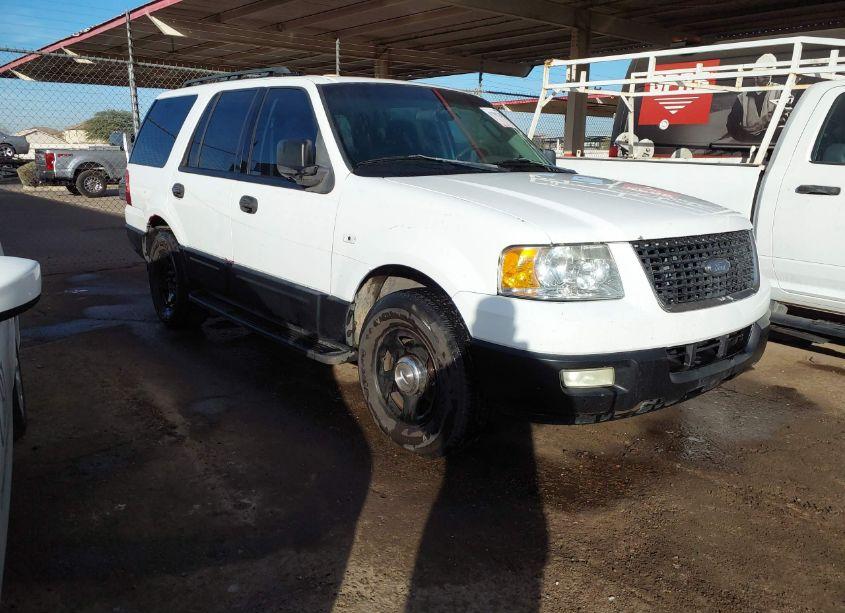 Main photo of 2005 FORD EXPEDITION XLT with VIN 1FMPU15505LA31800