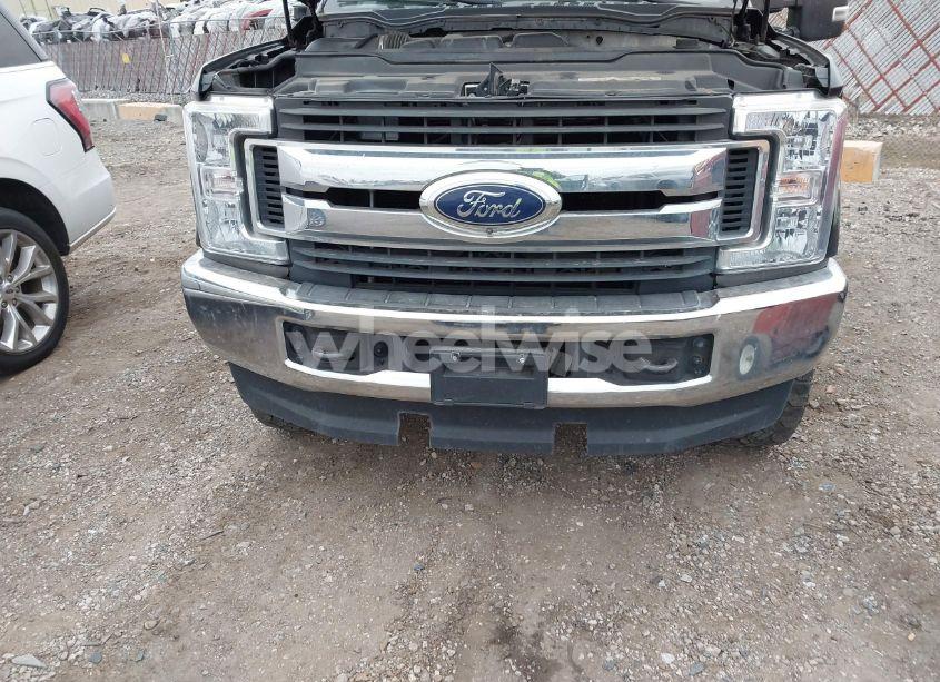 Thumbnail 4 of 2018 FORD F-350 XL