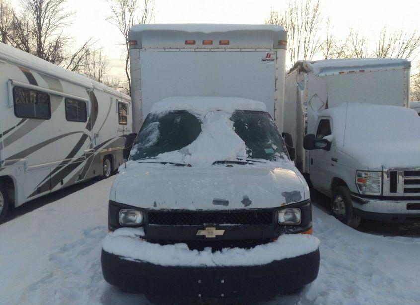 Thumbnail 3 of 2012 CHEVROLET EXPRESS CUTAWAY WORK VAN