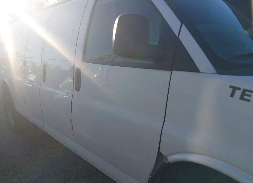 Thumbnail 5 of 2020 CHEVROLET EXPRESS CARGO RWD 3500 EXTENDED WHEELBASE WT