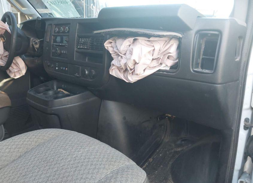 Thumbnail 12 of 2020 CHEVROLET EXPRESS CARGO RWD 3500 EXTENDED WHEELBASE WT