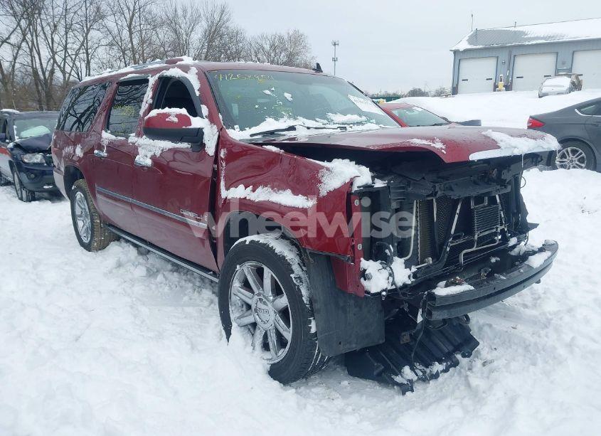 Photo of GMC YUKON XL 1500 DENALI