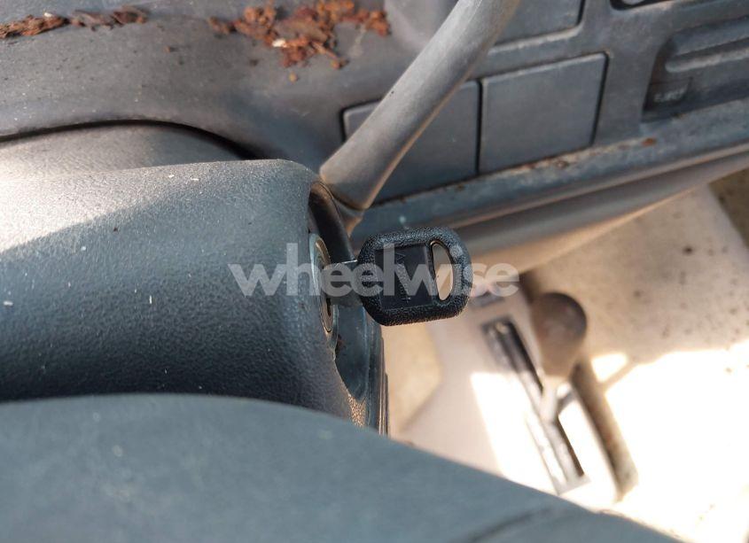 Thumbnail 3 of 1997 CHEVROLET TAHOE LS