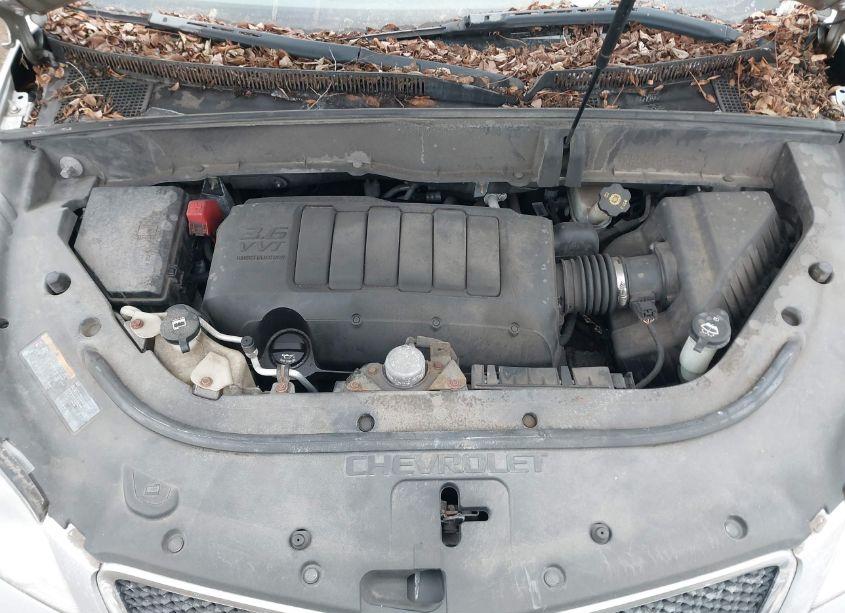 Thumbnail 2 of 2011 CHEVROLET TRAVERSE LS