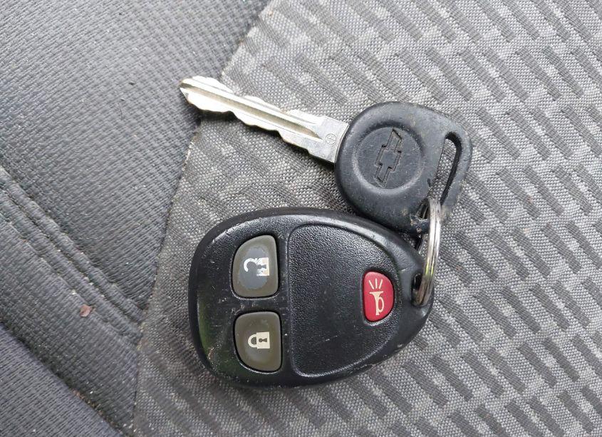 Thumbnail 3 of 2011 CHEVROLET TRAVERSE LS