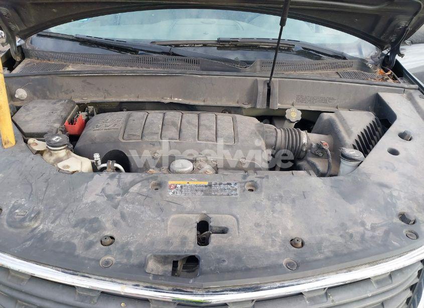 Thumbnail 2 of 2014 CHEVROLET TRAVERSE LS