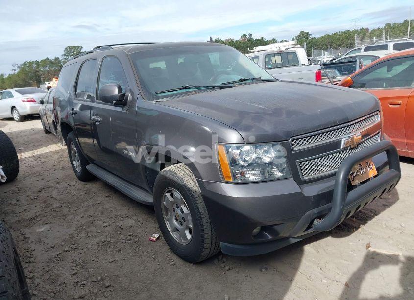 Main photo of 2010 CHEVROLET TAHOE LT with VIN 1GNMCBE35AR207561