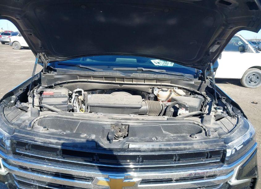 Thumbnail 2 of 2023 CHEVROLET SUBURBAN 2WD LT