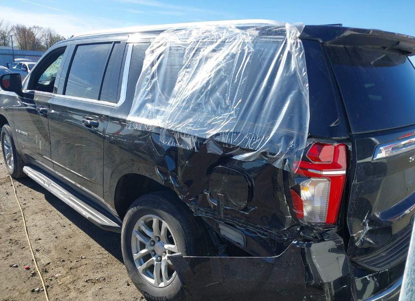 Thumbnail 10 of 2023 CHEVROLET SUBURBAN 2WD LT