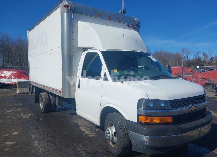 Photo of CHEVROLET EXPRESS CUTAWAY WORK VAN