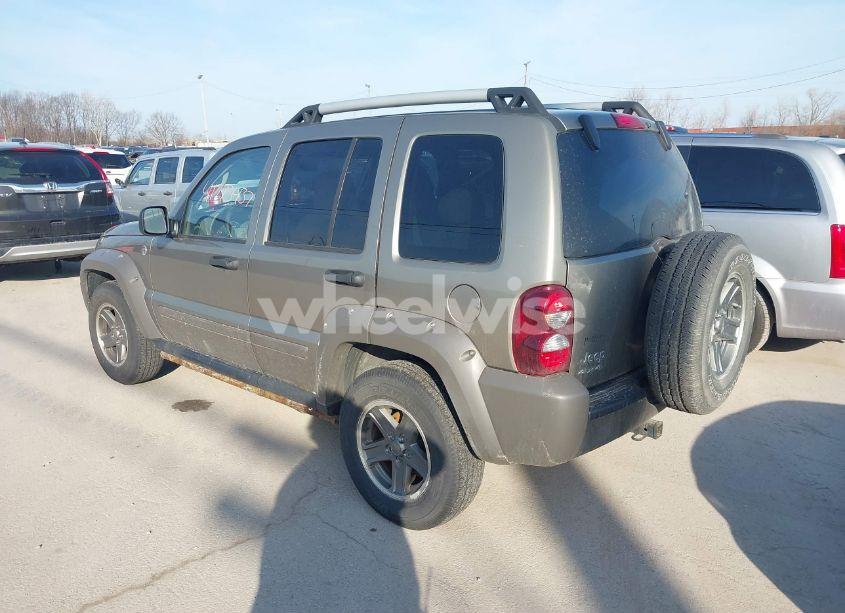 Thumbnail 5 of 2005 JEEP RENEGADE