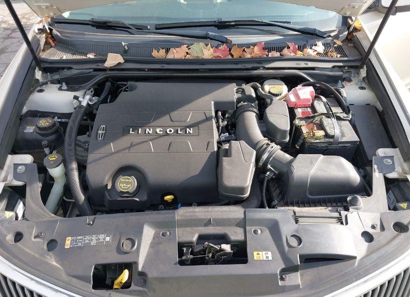 Thumbnail 2 of 2015 LINCOLN MKS