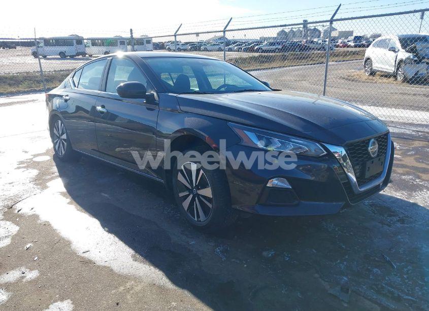 Main photo of 2021 NISSAN ALTIMA SV INTELLIGENT AWD with VIN 1N4BL4DW0MN316888