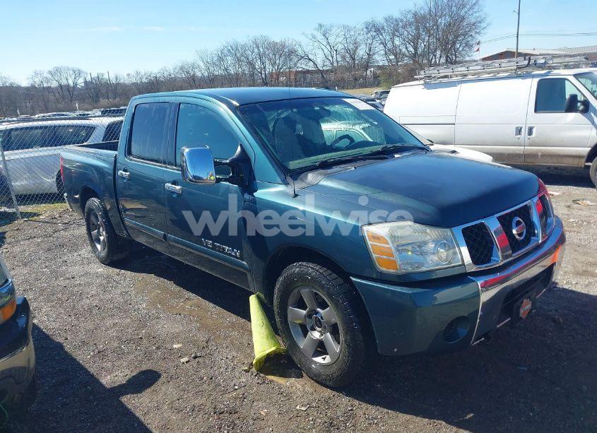 Photo of NISSAN TITAN SE