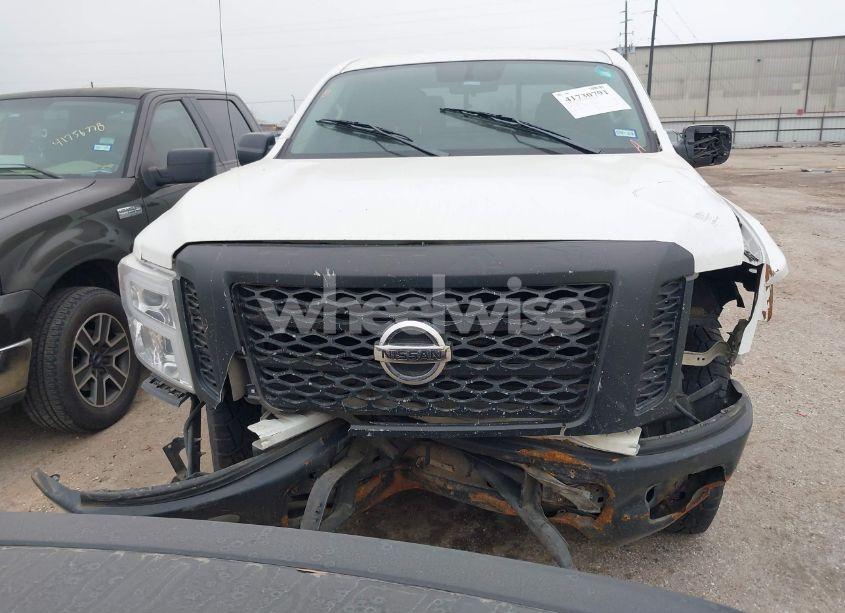 Thumbnail 4 of 2017 NISSAN TITAN S