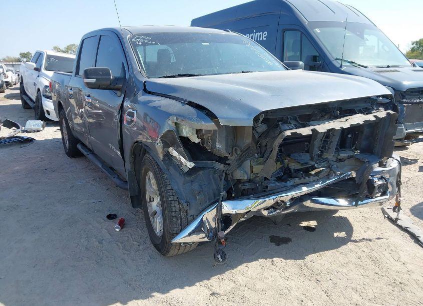 Photo of NISSAN TITAN SV
