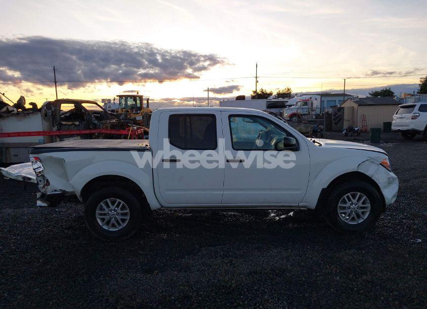 Thumbnail 5 of 2019 NISSAN FRONTIER SV