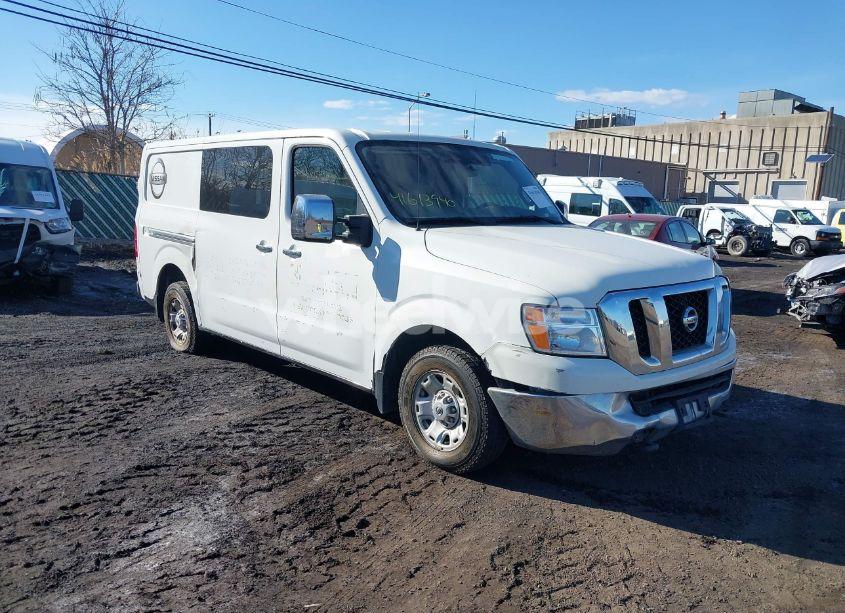 Photo of NISSAN NV 2500 NV2500 HD SV V8