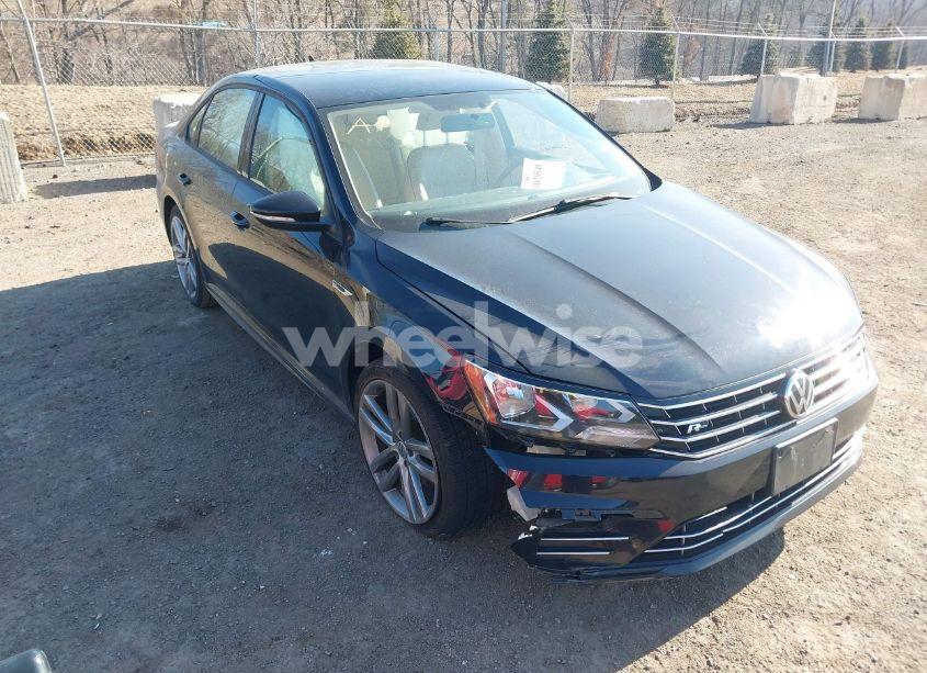 Photo of VOLKSWAGEN PASSAT 2.0T R-LINE/2.0T S