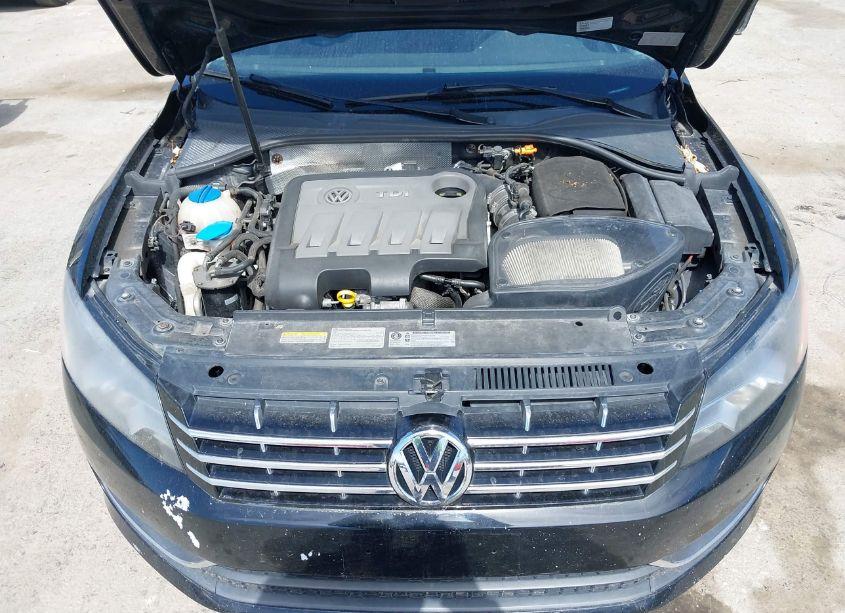 Thumbnail 2 of 2014 VOLKSWAGEN PASSAT 2.0L TDI SE