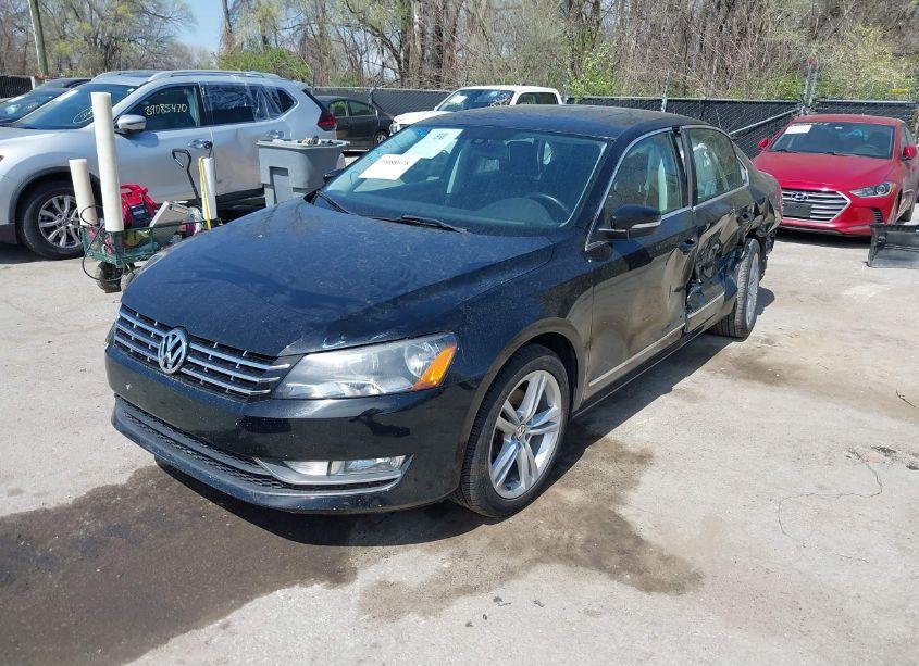 Thumbnail 5 of 2014 VOLKSWAGEN PASSAT 2.0L TDI SE
