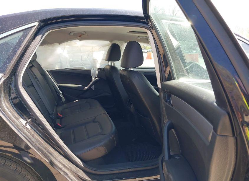 Thumbnail 11 of 2014 VOLKSWAGEN PASSAT 2.0L TDI SE