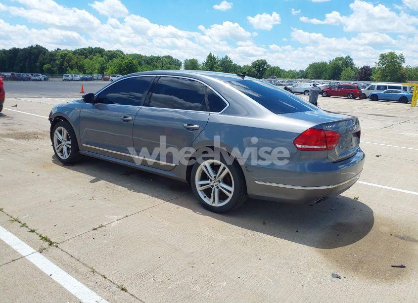 Thumbnail 5 of 2013 VOLKSWAGEN PASSAT 2.0L TDI SEL PREMIUM